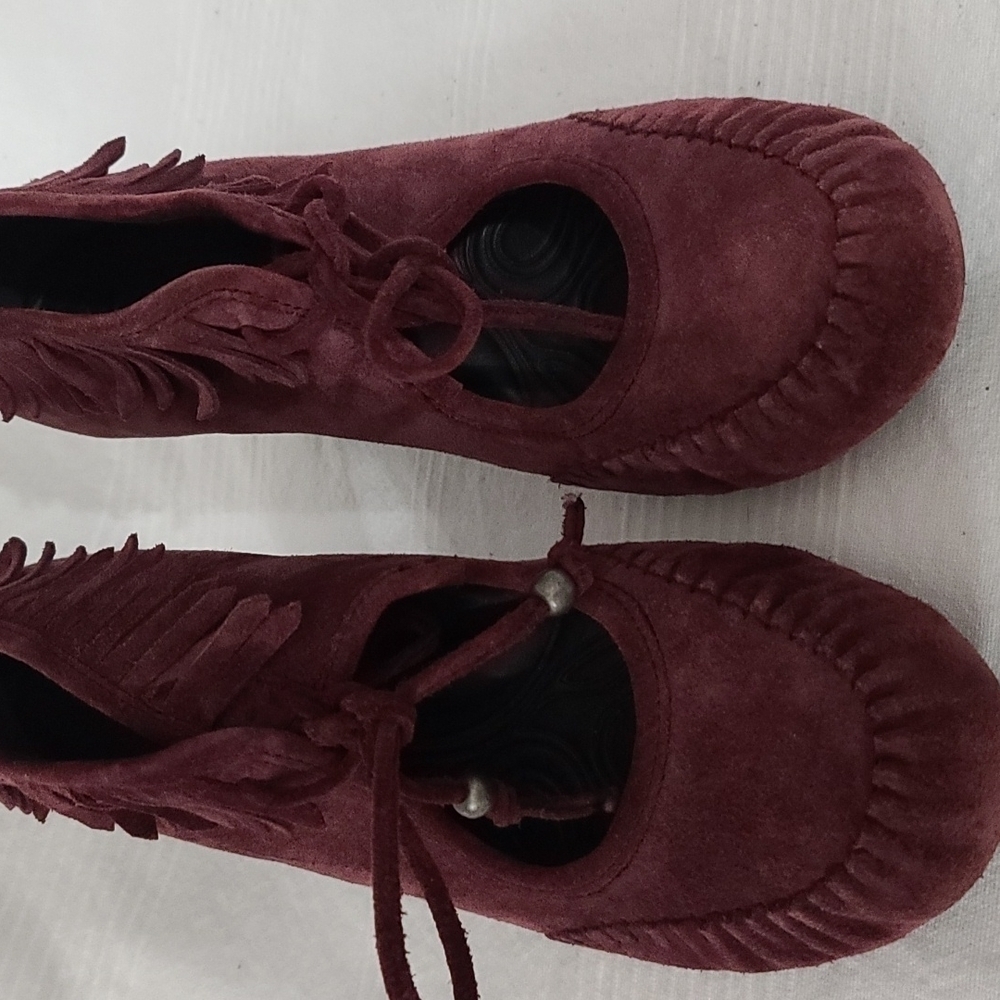 Born Burgandy Leather Moccasin Style Fringed Heeled Booties Size 6.5 EUC - Picture 12 of 12
